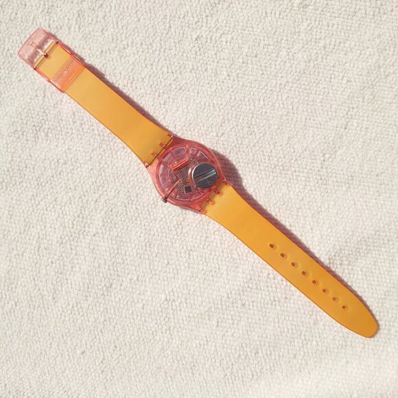 Swatch GP140 Unisex Astilbe Originals Silicone Strap Pink Plastic Watch Working - Picture 6 of 6
